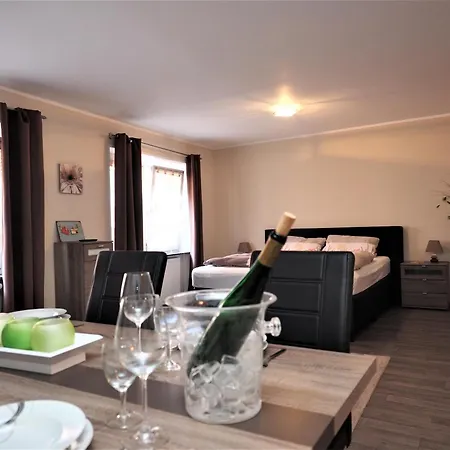 Weincafe Korkenzieher Tatil Evi