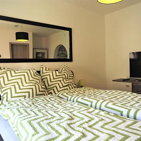 Weincafe Korkenzieher Tatil Evi *