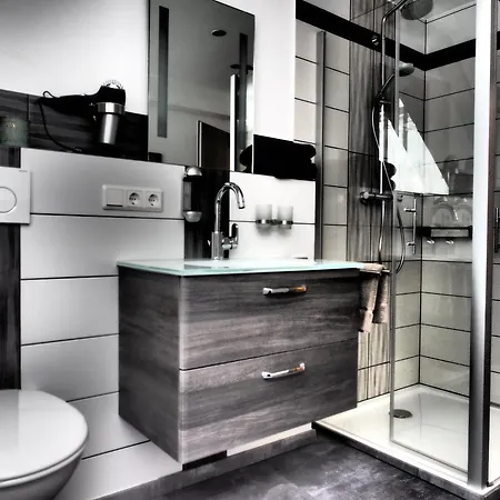 Weincafe Korkenzieher * Briedel