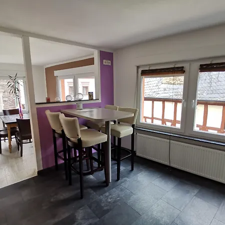 Weincafe Korkenzieher Tatil Evi Briedel