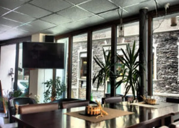 Weincafe Korkenzieher Holiday home Briedel