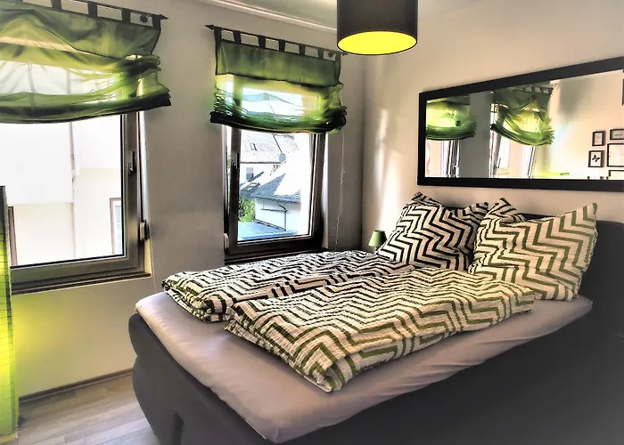 Weincafe Korkenzieher * Briedel